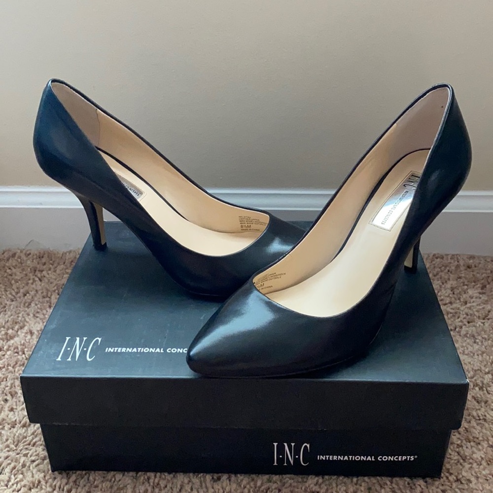 I.N.C. Black pumps size 8.5- great condition!